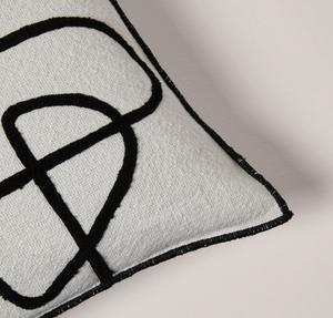 Coussin Dedal blanc et noir