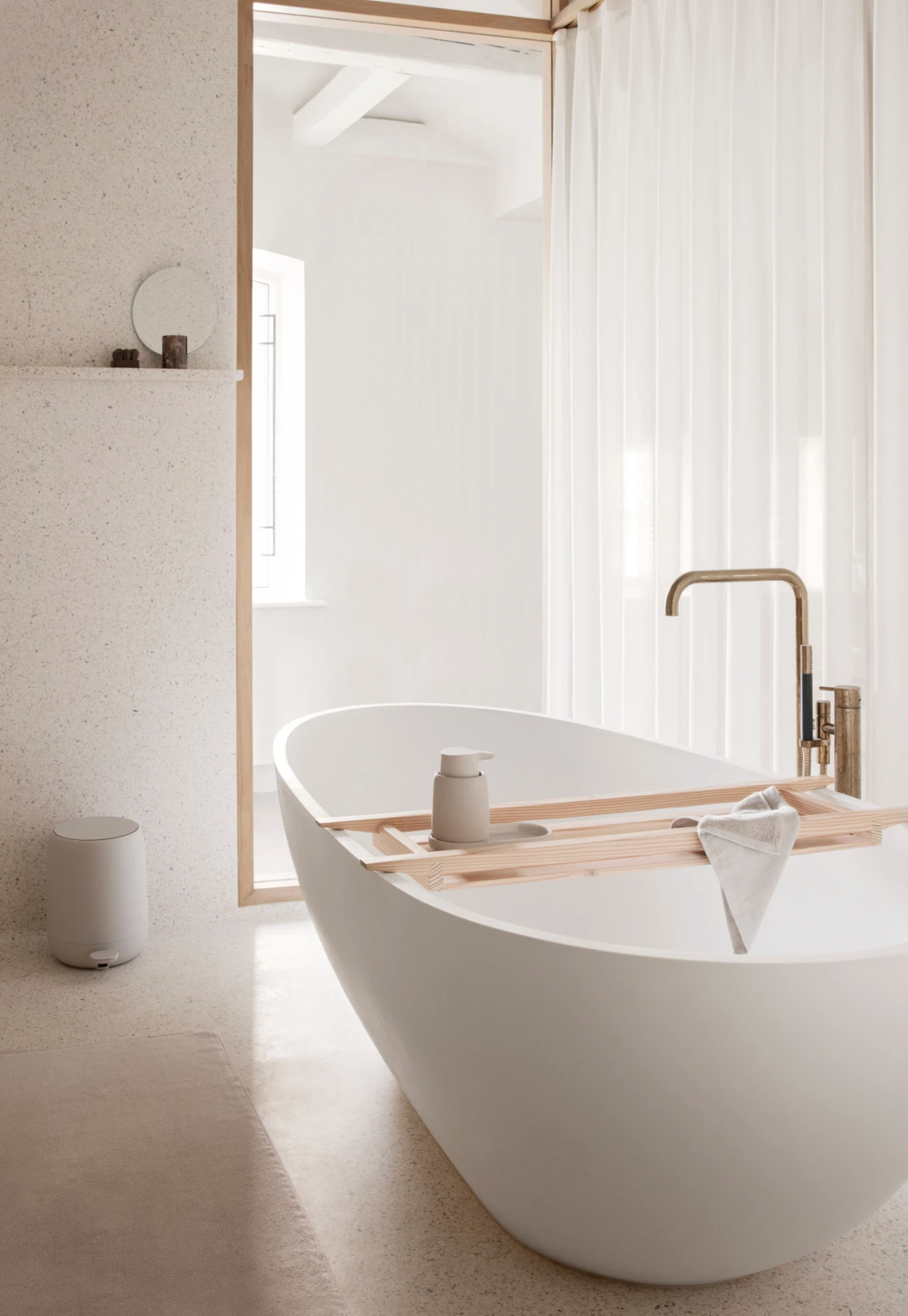 Poubelle salle de bains froissée par Essey (39,00 €) - Absolument Design